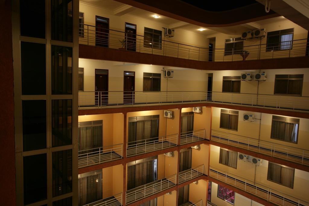 קמפאלה Hotel Triangle מראה חיצוני תמונה