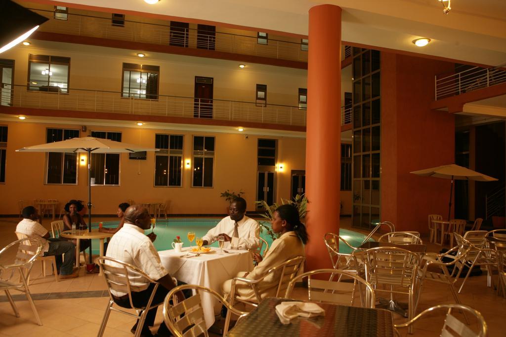 קמפאלה Hotel Triangle מראה חיצוני תמונה