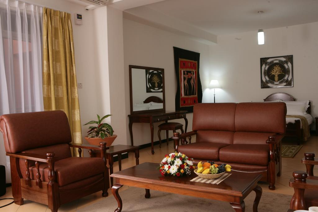 קמפאלה Hotel Triangle מראה חיצוני תמונה