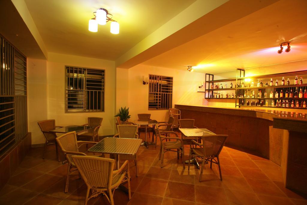 קמפאלה Hotel Triangle מראה חיצוני תמונה