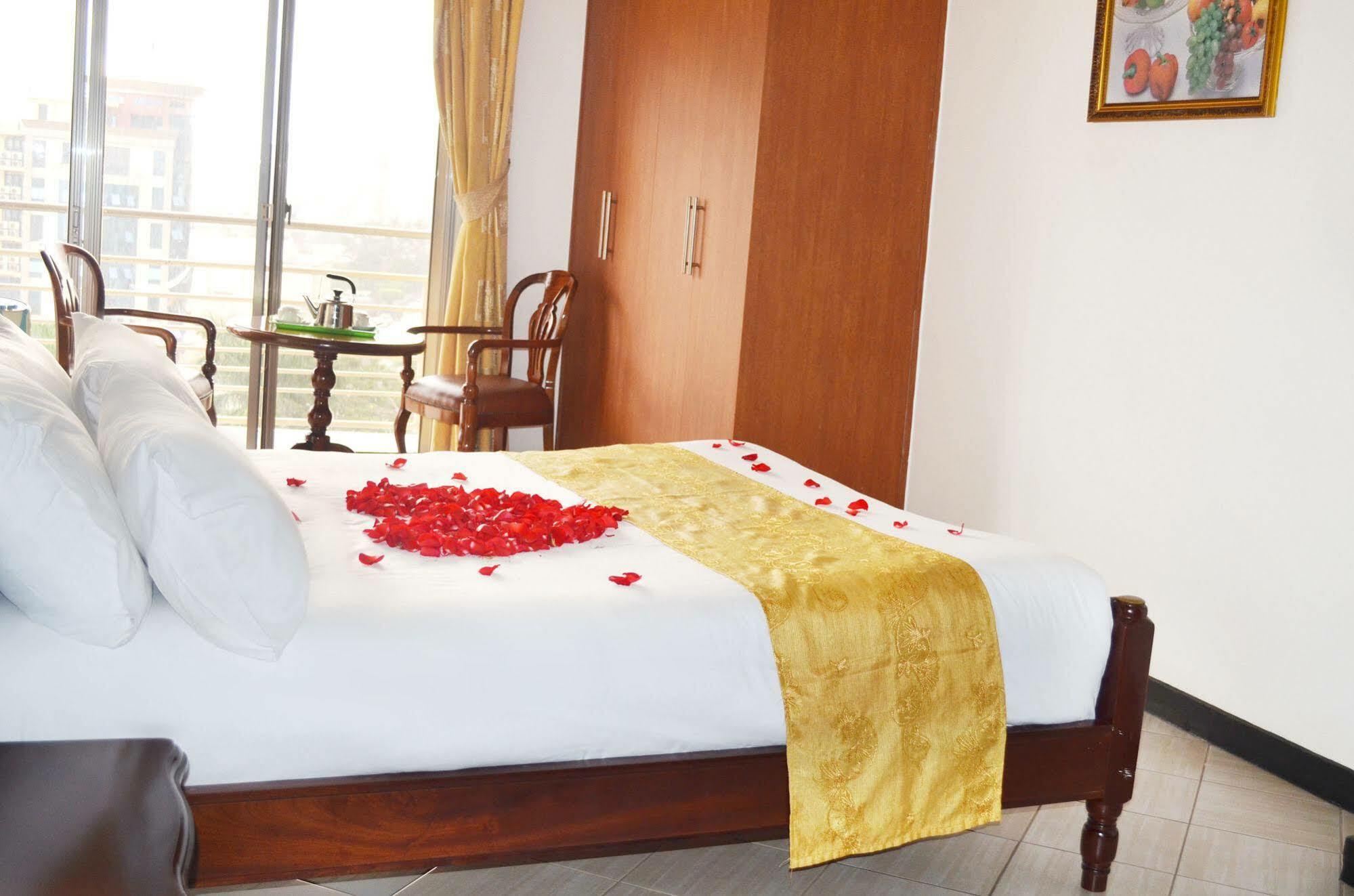 קמפאלה Hotel Triangle מראה חיצוני תמונה