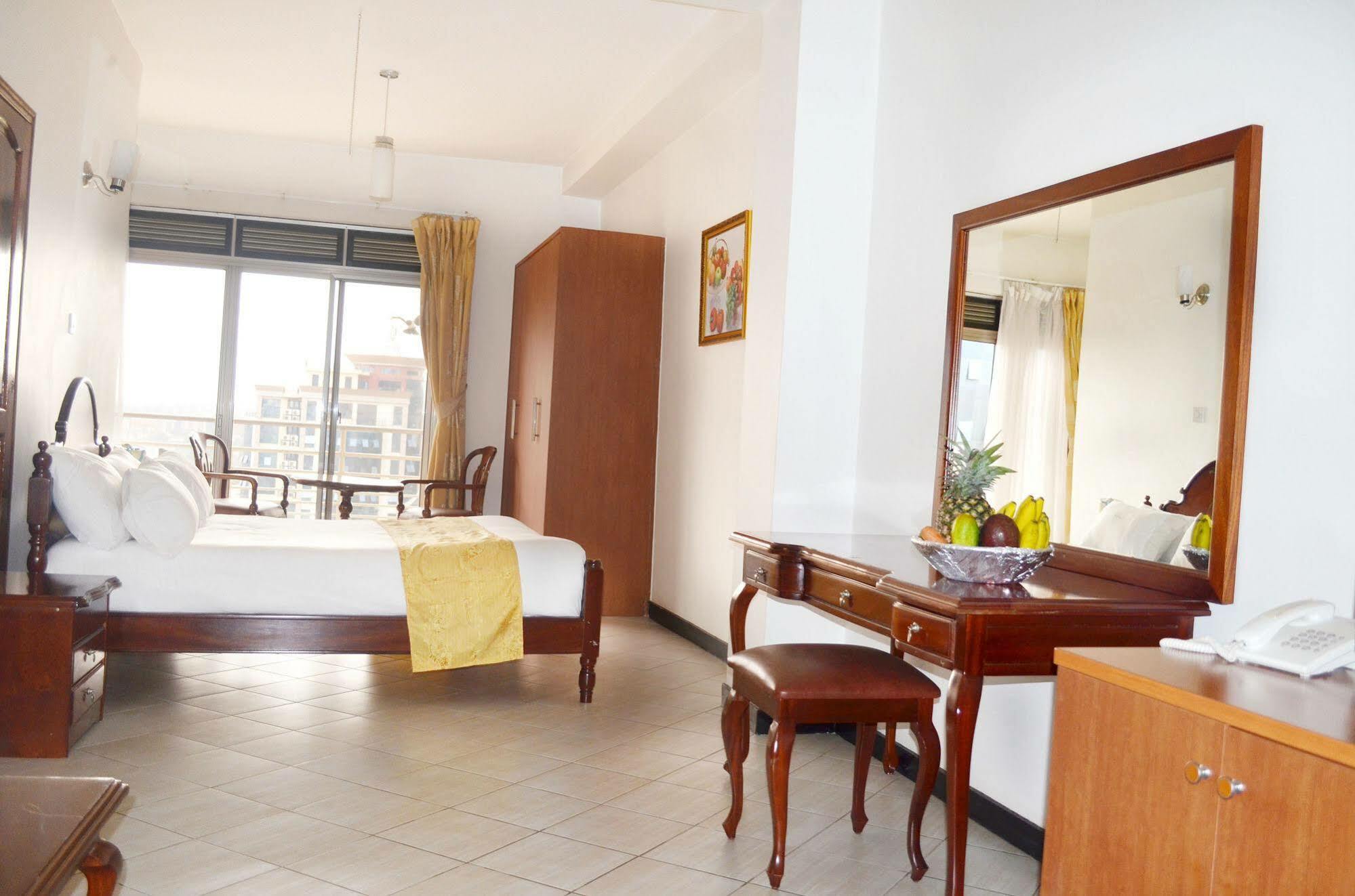 קמפאלה Hotel Triangle מראה חיצוני תמונה