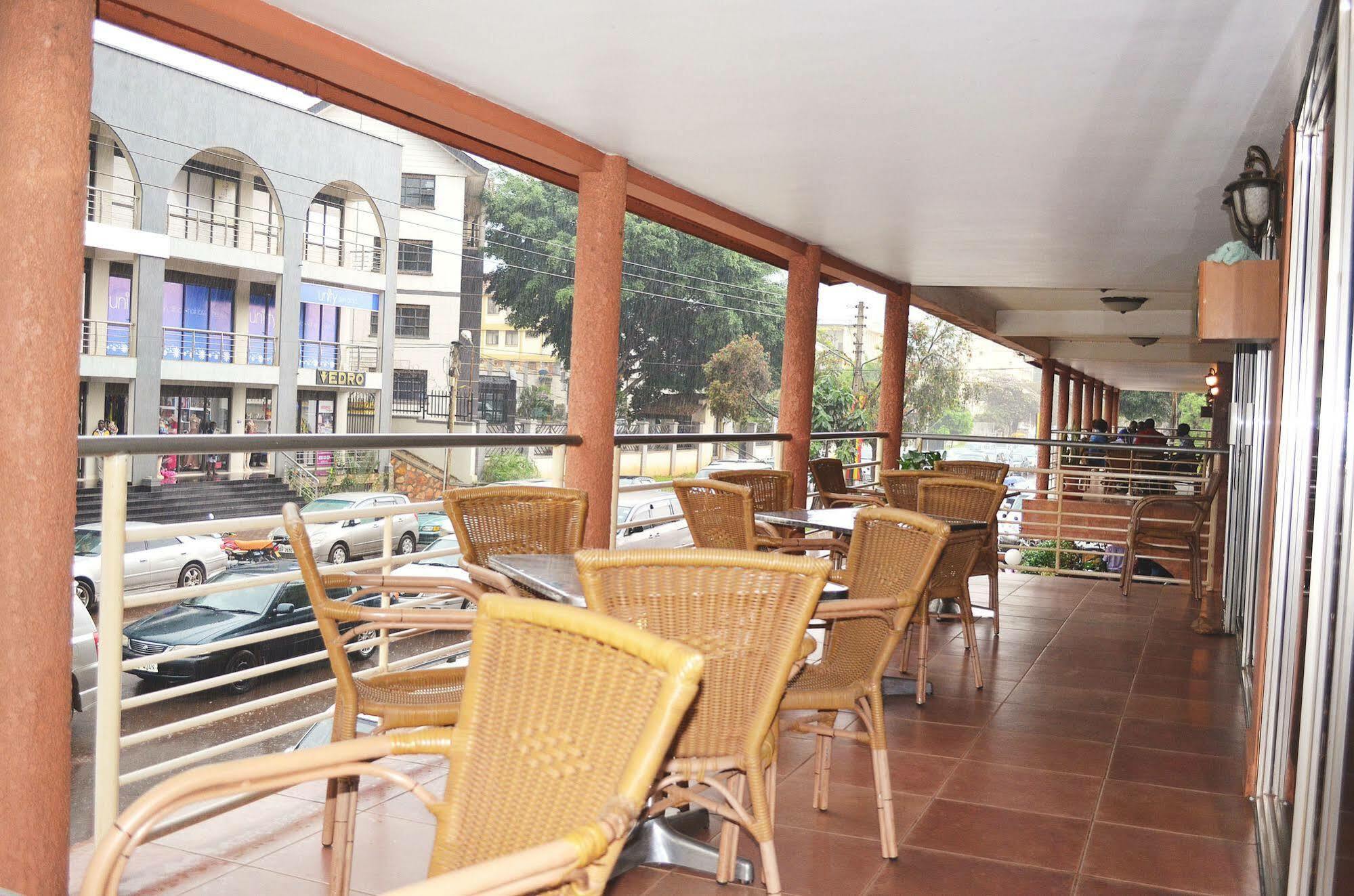 קמפאלה Hotel Triangle מראה חיצוני תמונה