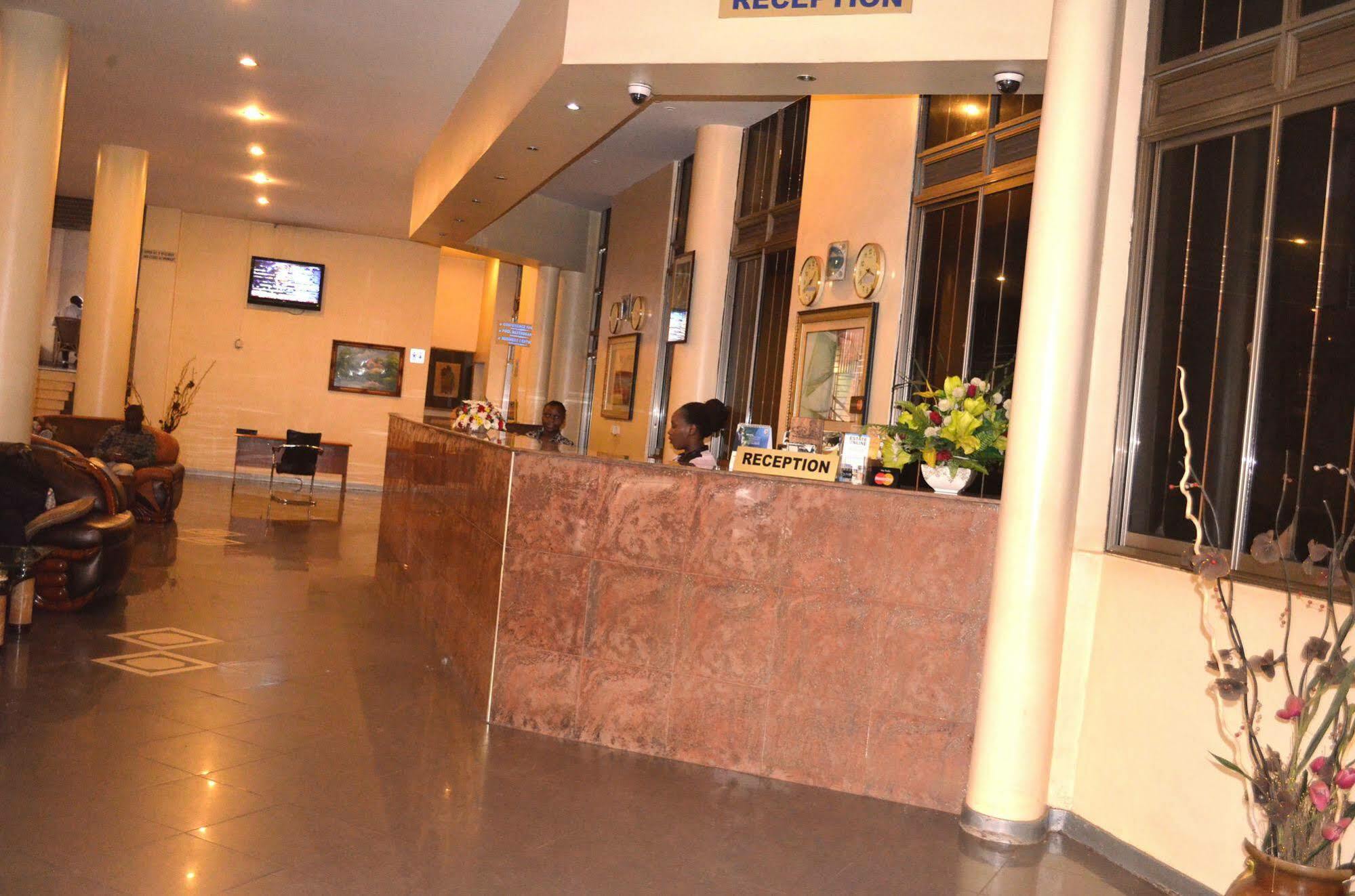 קמפאלה Hotel Triangle מראה חיצוני תמונה